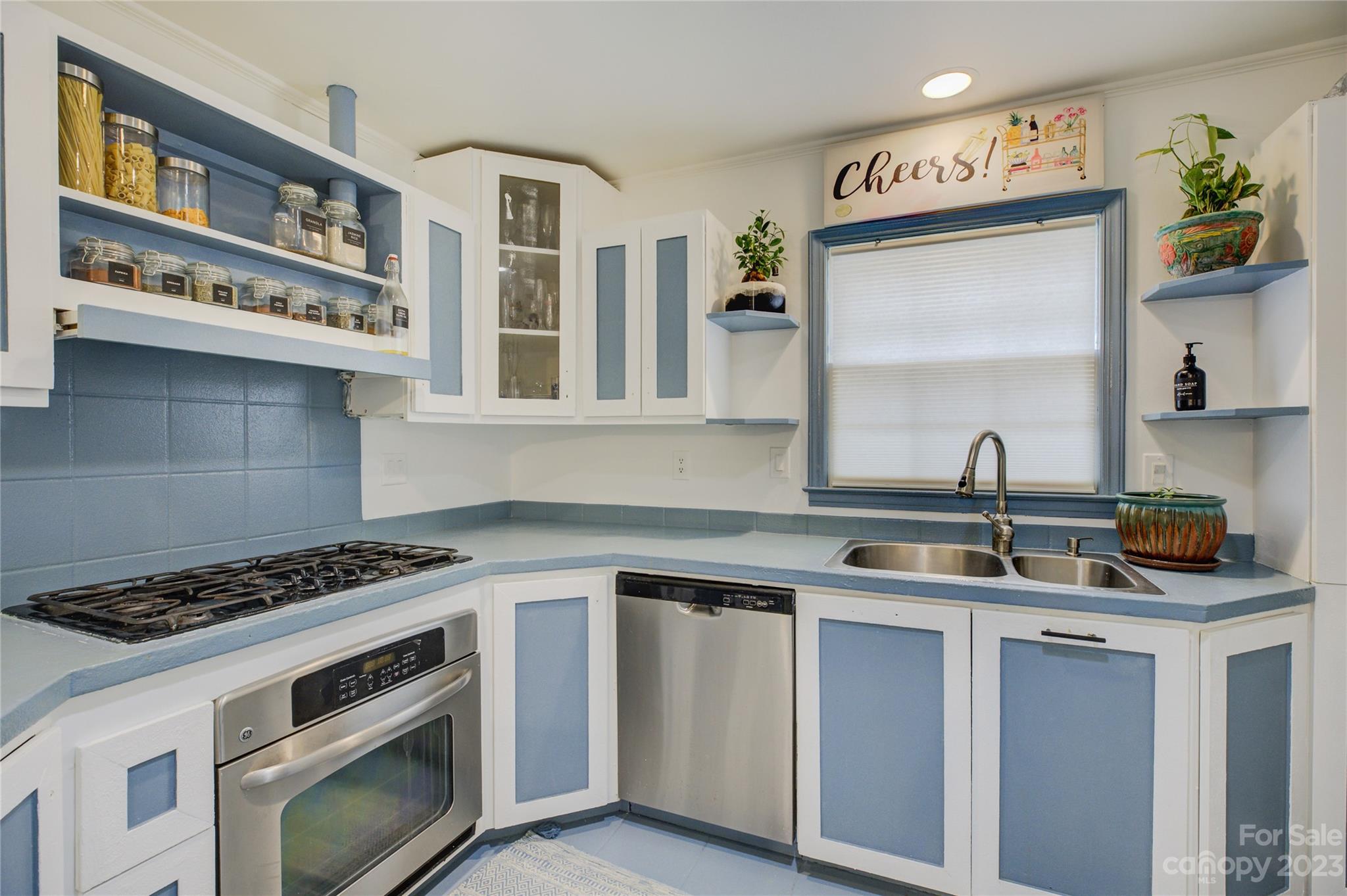 5914 Sharon Road Charlotte, NC 28210 - Photo 5 of 31 Gallery Image 5