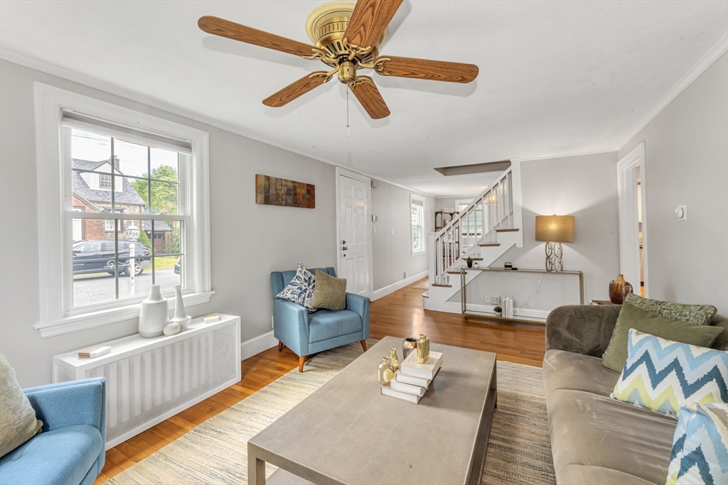36 Bonad Road Boston, MA 02132 - Photo 3 of 24