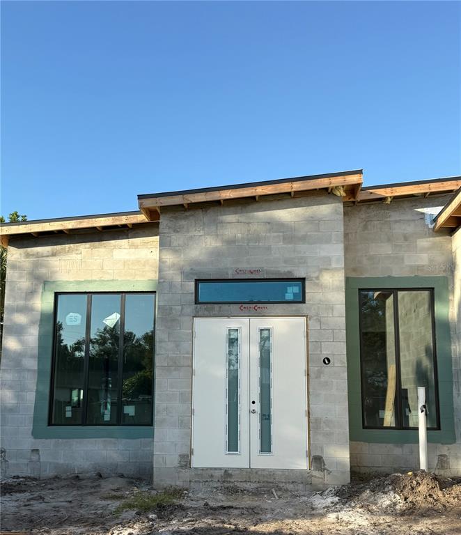 a view of a house with a outdoor space