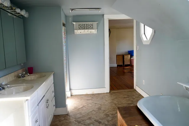 $289,900 | 14 Main Street, Detroit, ME 04929