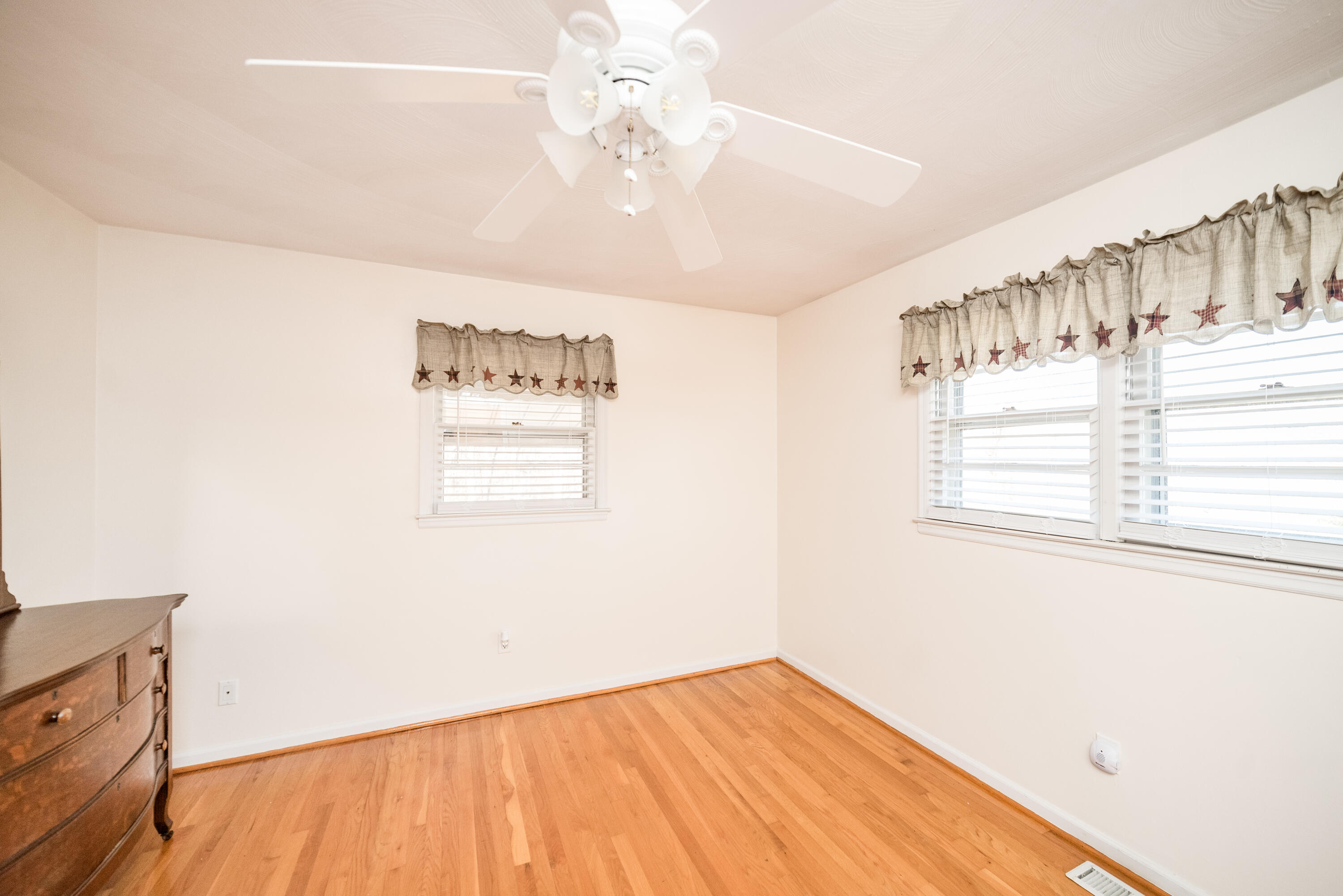 8185 Edwardsville Road Hardy, VA 24101 - Photo 17 of 40 Bedroom 2