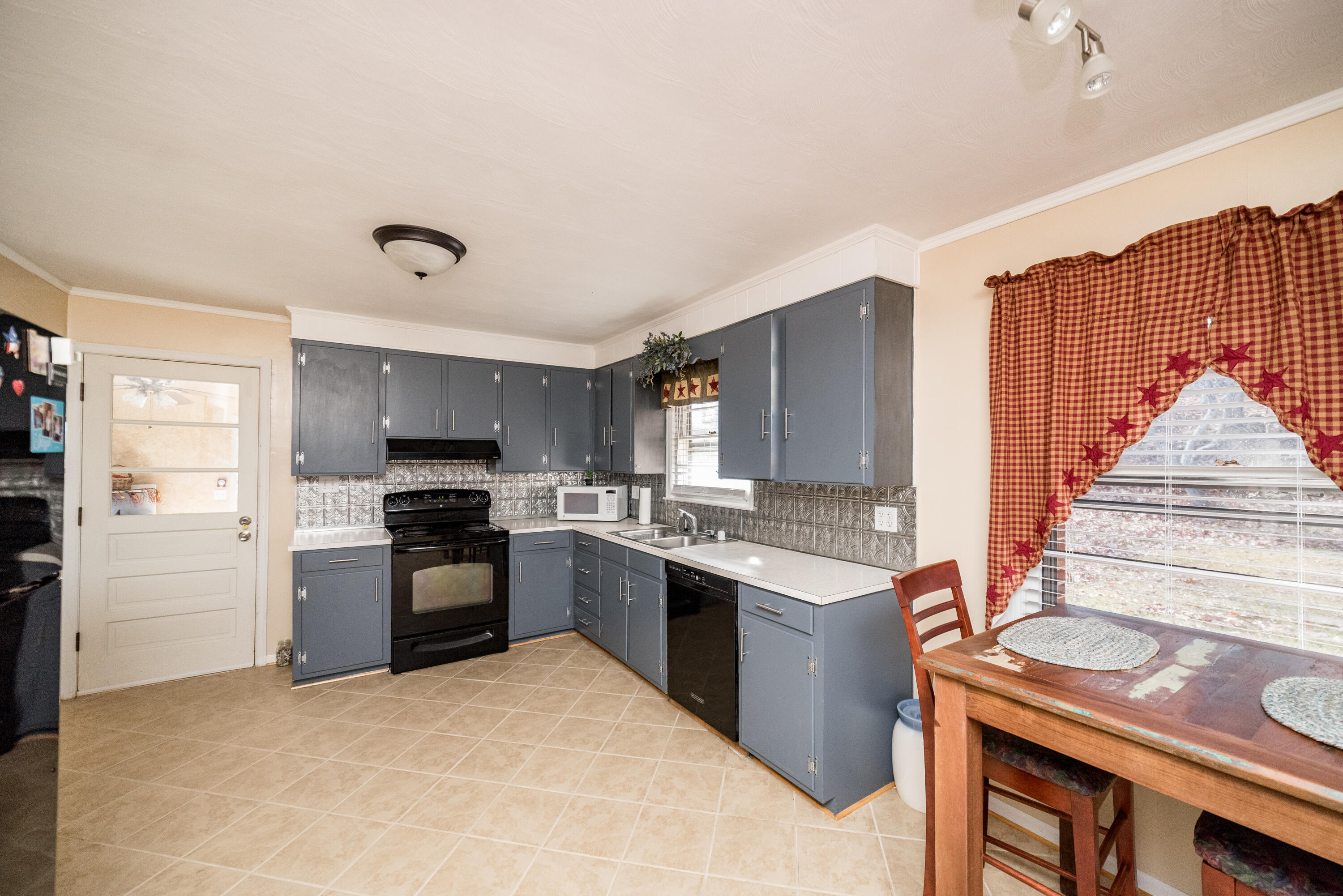 8185 Edwardsville Road Hardy, VA 24101 - Photo 7 of 40 Kitchen 1
