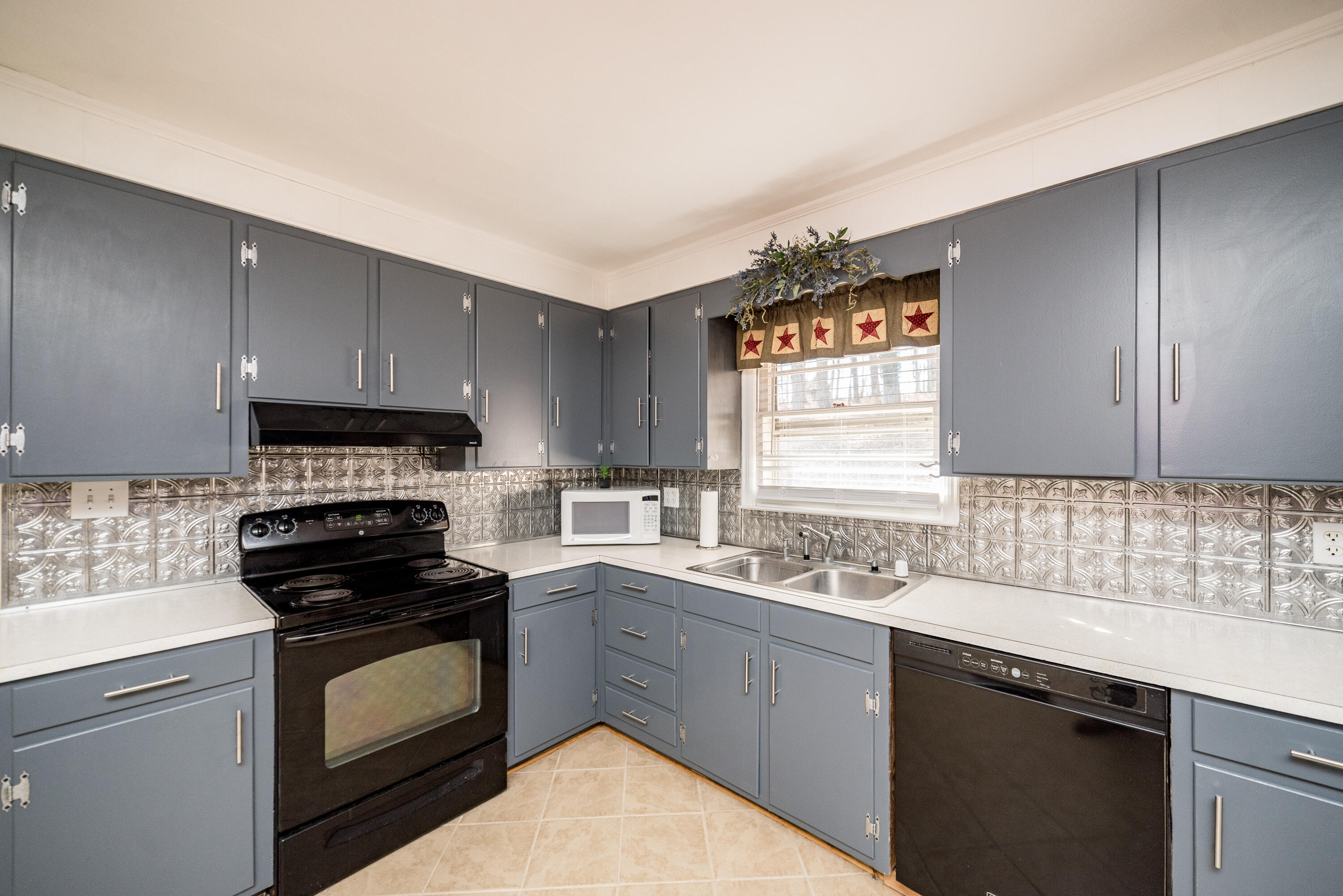 8185 Edwardsville Road Hardy, VA 24101 - Photo 8 of 40 Kitchen 2