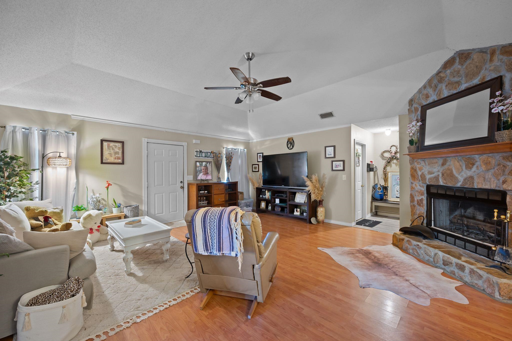 52923 Ammons Road Perdido, AL 36562 - Photo 9 of 35 Living Room