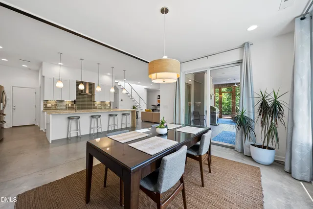 $1,259,000 | 208 Curlew Drive, Chapel Hill, NC 27517