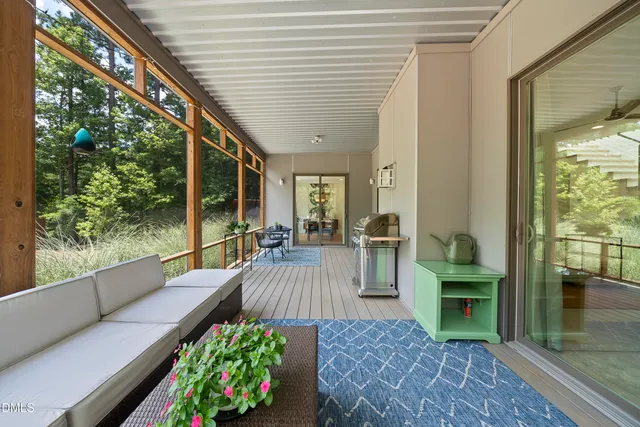 $1,259,000 | 208 Curlew Drive, Chapel Hill, NC 27517