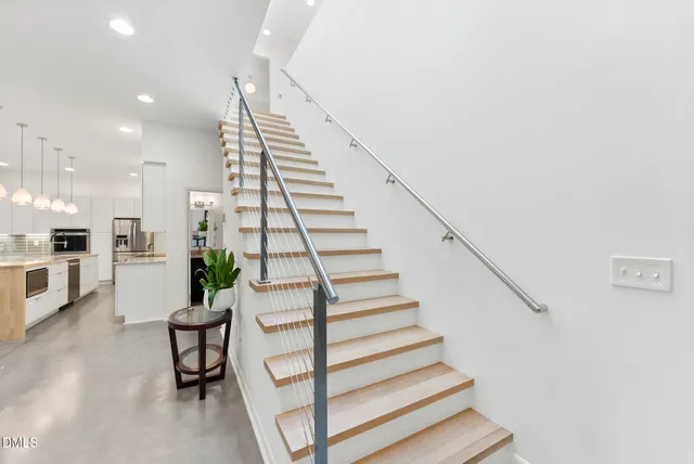 $1,259,000 | 208 Curlew Drive, Chapel Hill, NC 27517