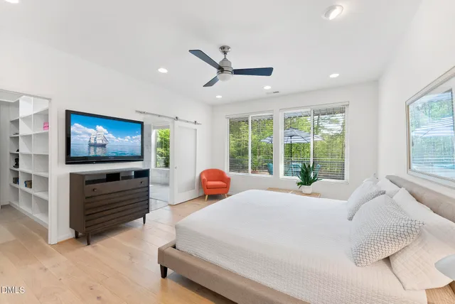 $1,259,000 | 208 Curlew Drive, Chapel Hill, NC 27517