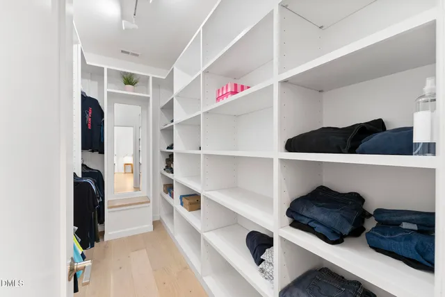 $1,259,000 | 208 Curlew Drive, Chapel Hill, NC 27517