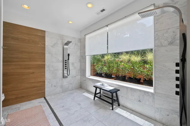 $1,259,000 | 208 Curlew Drive, Chapel Hill, NC 27517