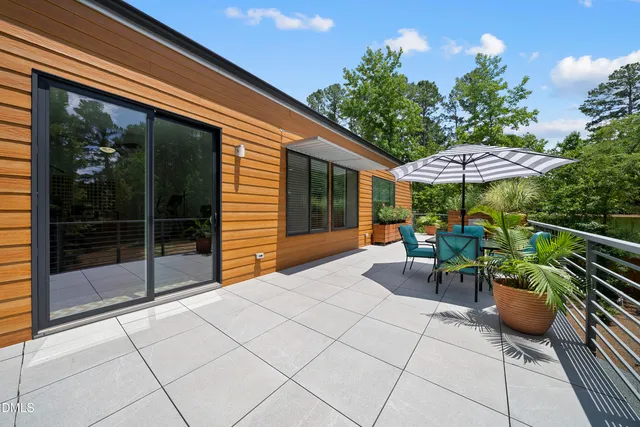 $1,259,000 | 208 Curlew Drive, Chapel Hill, NC 27517