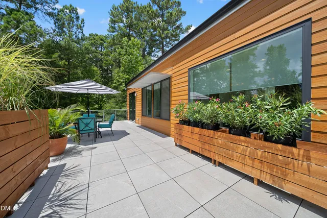 $1,259,000 | 208 Curlew Drive, Chapel Hill, NC 27517