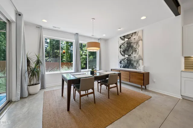 $1,259,000 | 208 Curlew Drive, Chapel Hill, NC 27517