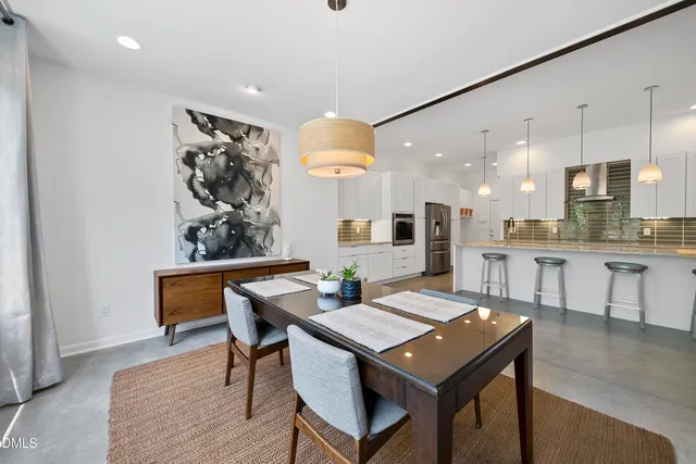 $1,259,000 | 208 Curlew Drive, Chapel Hill, NC 27517