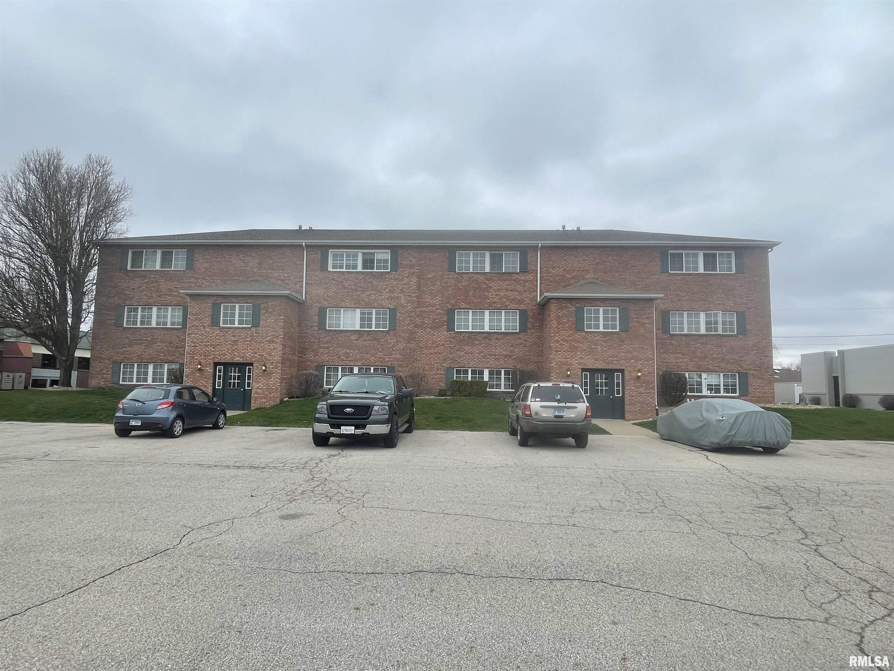 77 East Queenwood Road Morton, IL 61550 - Photo 1 of 13 Gallery Image 1