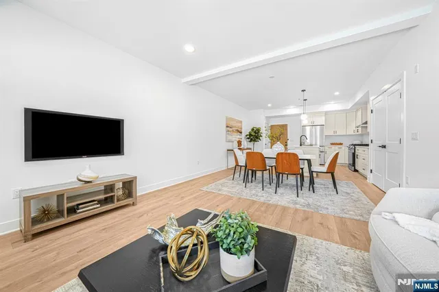 $699,000 | 106 Encampment Court, Unit 106, Towaco, NJ 07082