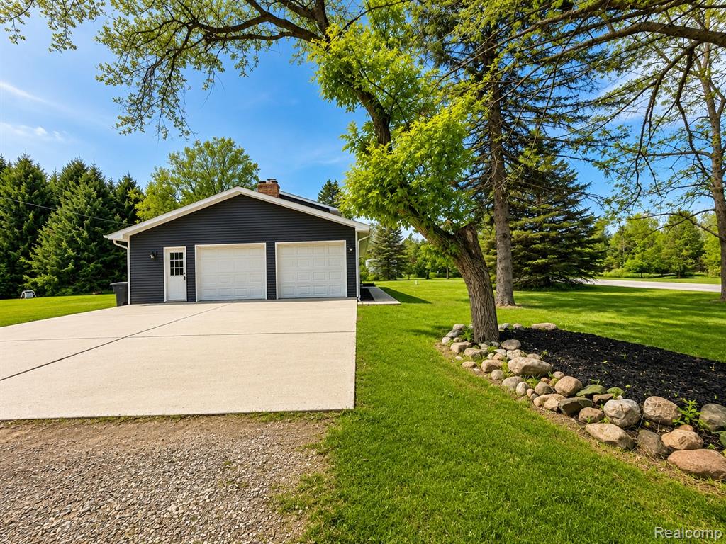 2712 North Branch Road North Branch, MI 48461 - Photo 3 of 37