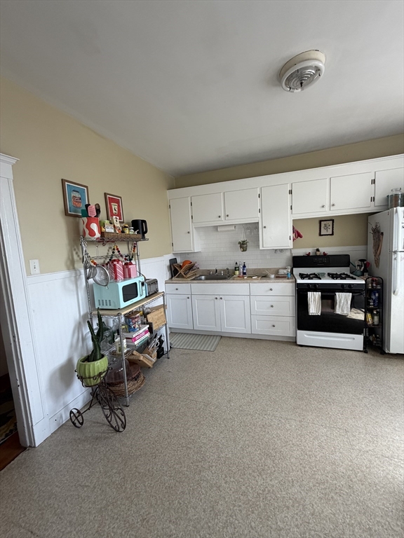 108 Bristol Road, Unit 2 Somerville, MA 02144 - Photo 2 of 25