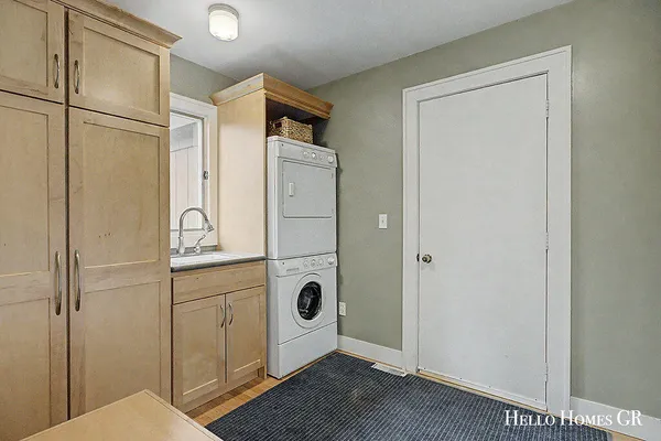 $419,900 | 5980 Parview Drive Southeast, Grand Rapids, MI 49546