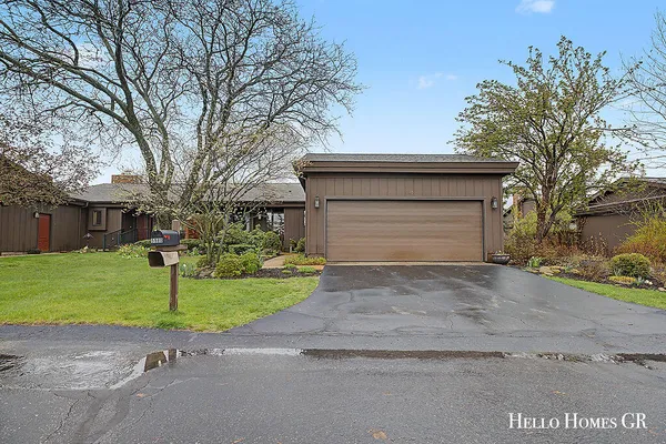 $419,900 | 5980 Parview Drive Southeast, Grand Rapids, MI 49546