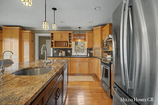 $419,900 | 5980 Parview Drive Southeast, Grand Rapids, MI 49546