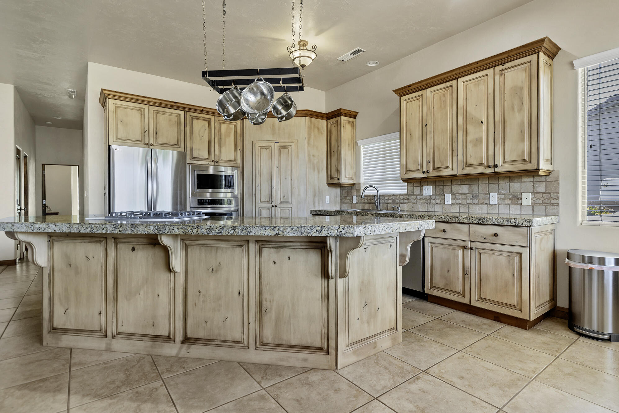 160 1210 W Circle St. George, UT 84770 - Photo 9 of 36 _B2A9000