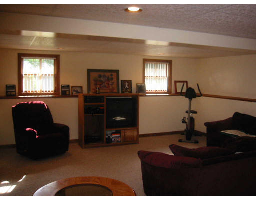 5 Bisland Road Worcester, MA 01607 - Photo 6 of 7 Gallery Image 6