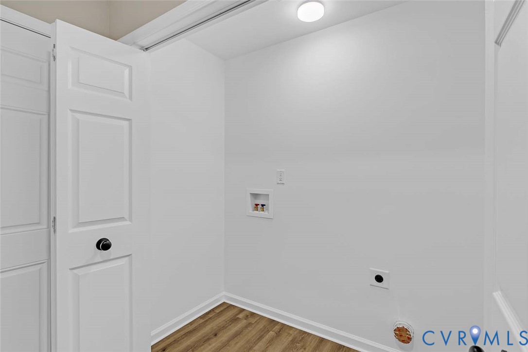 5008 Chestnut Fork Road Gloucester, VA 23061 - Photo 23 of 35 a view of small space with closet