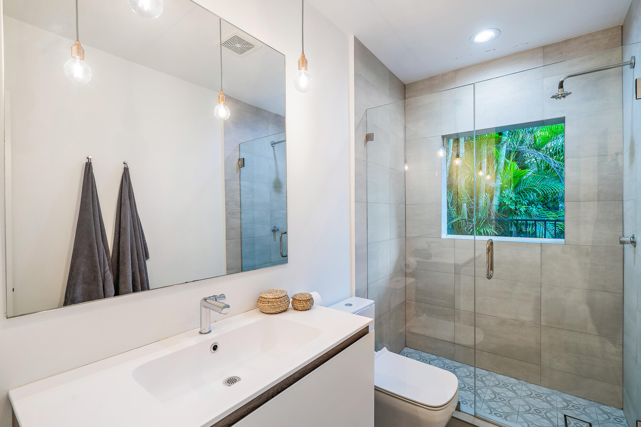 905 Elderberry Way Boca Raton, FL 33486 - Photo 22 of 39 BATHROOM 2