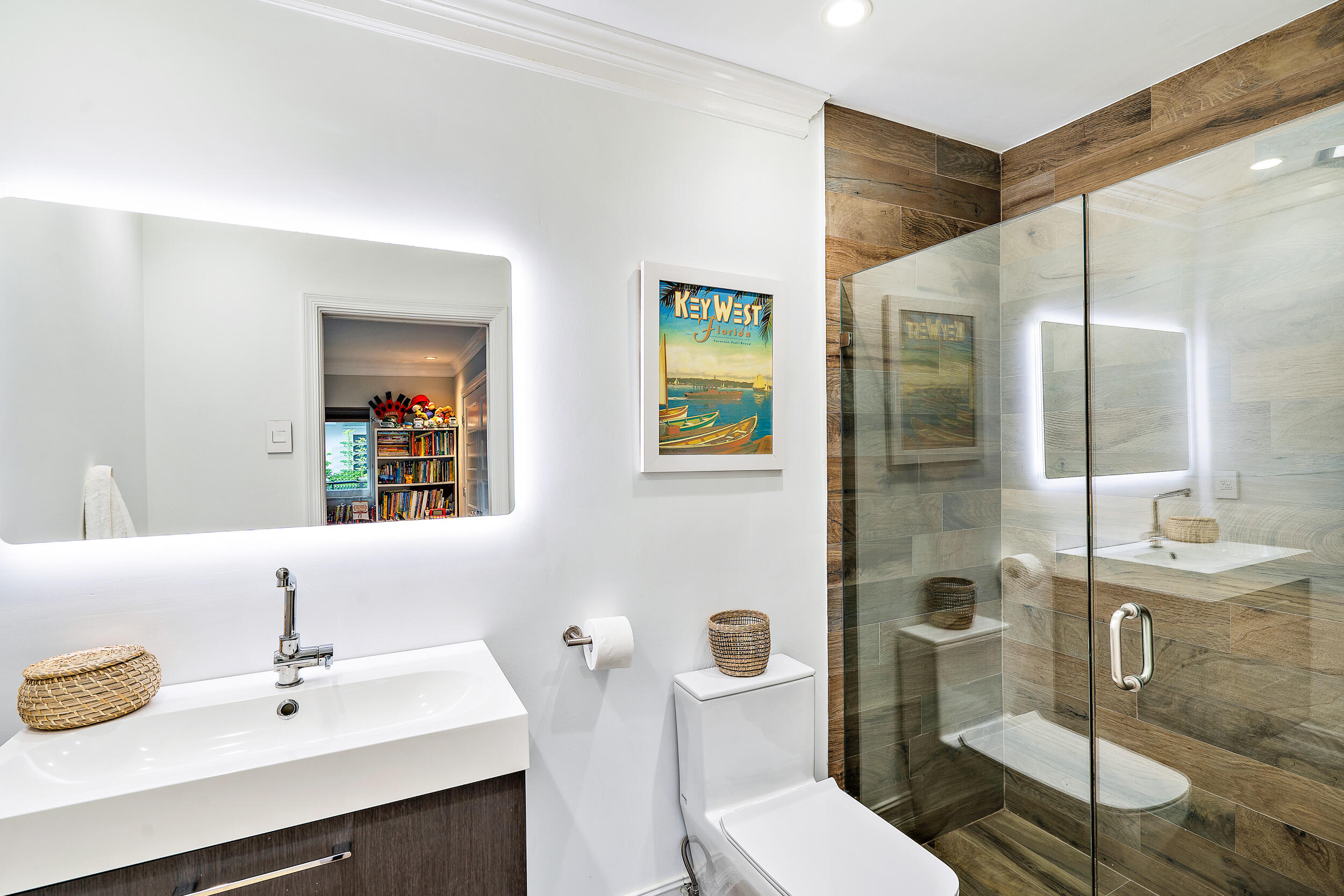 905 Elderberry Way Boca Raton, FL 33486 - Photo 24 of 39 ENSUITE BATH FOR BEDROOM 3