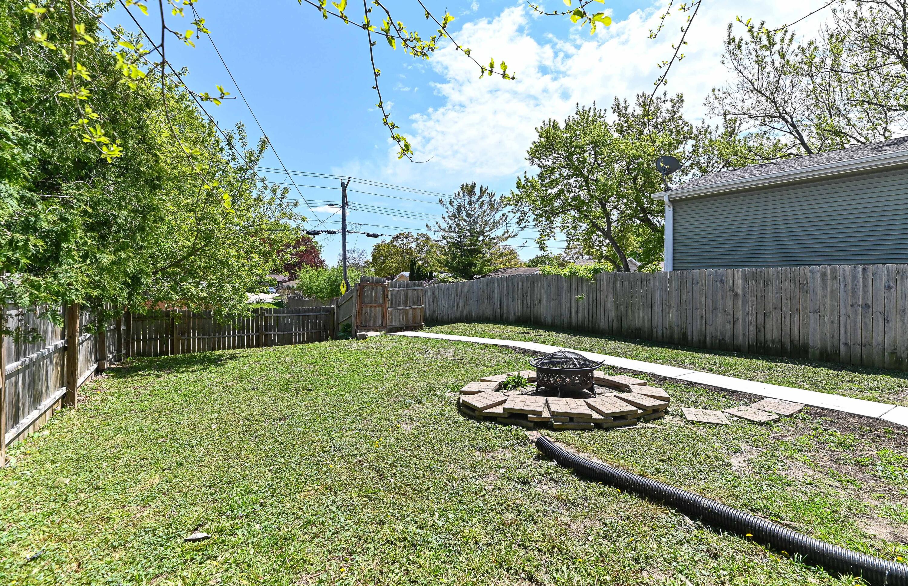 3270 South 92nd Street Milwaukee, WI 53227 - Photo 27 of 30 Back Yard