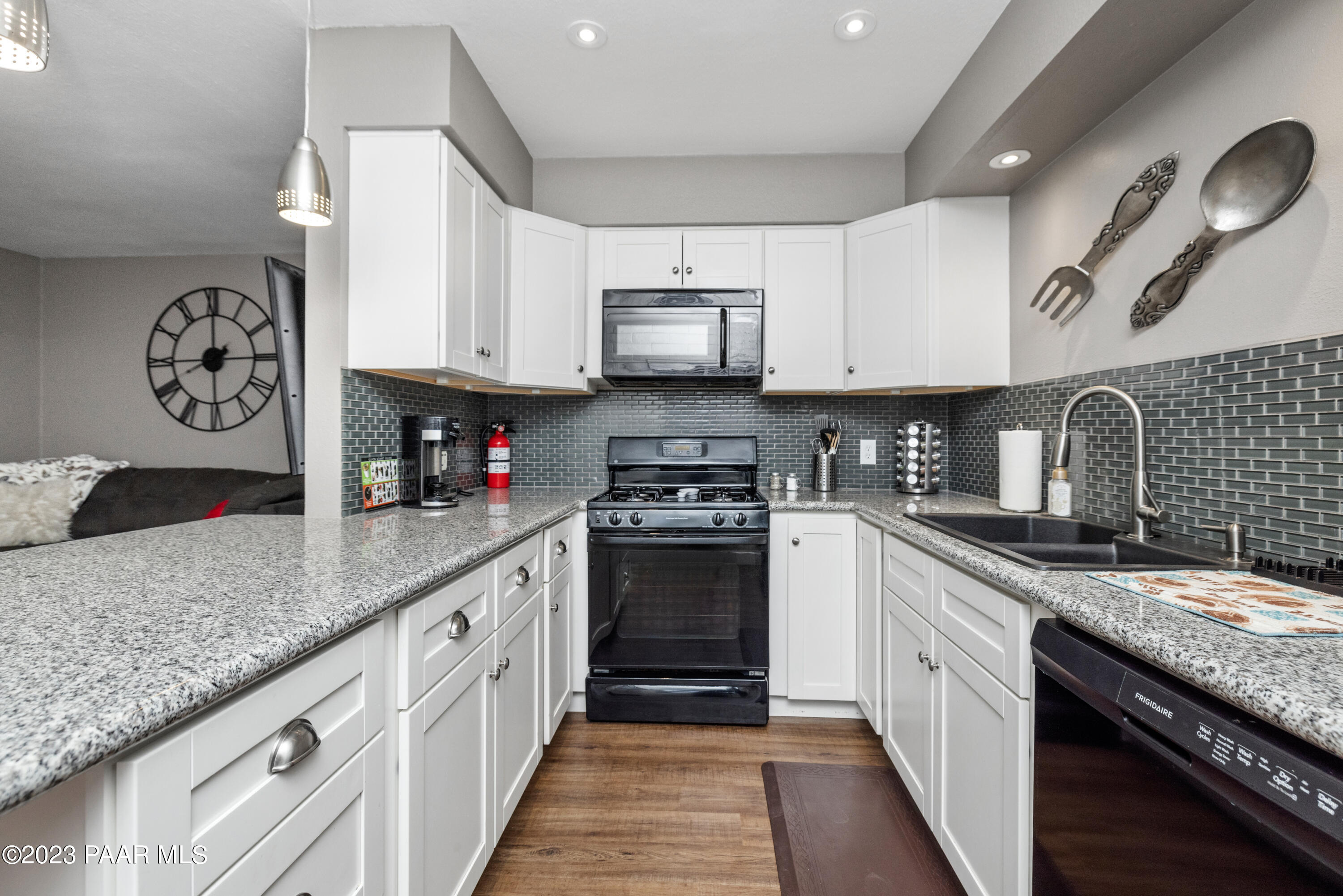 146 South Rush Street, Unit A Prescott, AZ 86303 - Photo 9 of 17 010_Kitchen