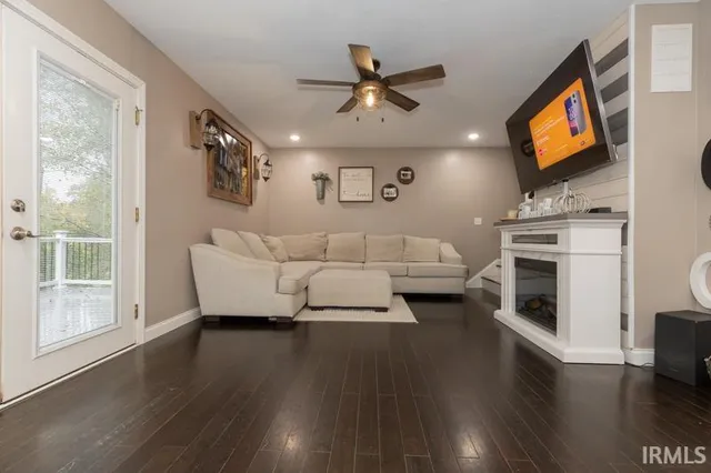 $480,000 | 9611 Highway 66, Wadesville, IN 47638