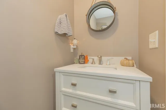 $480,000 | 9611 Highway 66, Wadesville, IN 47638