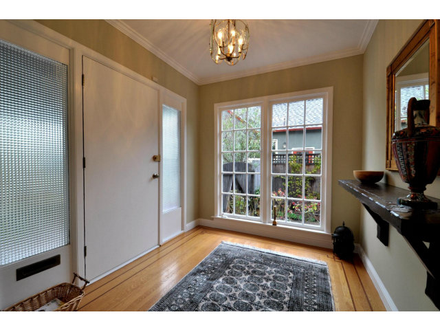 320 Edgewood Road Redwood City, CA 94062 - Photo 11 of 20 Gallery Image 11