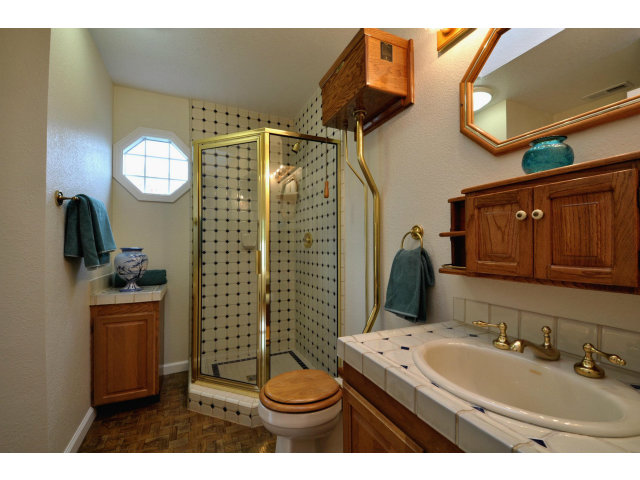320 Edgewood Road Redwood City, CA 94062 - Photo 13 of 20 Gallery Image 13