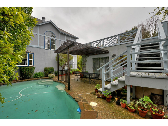 320 Edgewood Road Redwood City, CA 94062 - Photo 19 of 20 Gallery Image 19