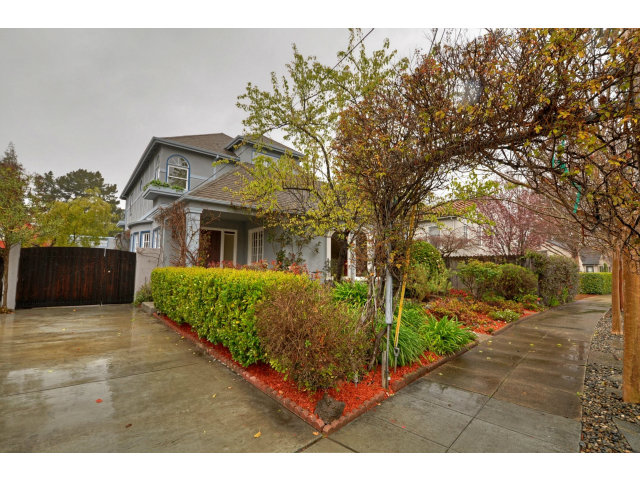 320 Edgewood Road Redwood City, CA 94062 - Photo 2 of 20 Gallery Image 2