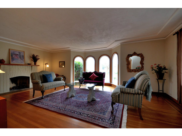 320 Edgewood Road Redwood City, CA 94062 - Photo 3 of 20 Gallery Image 3