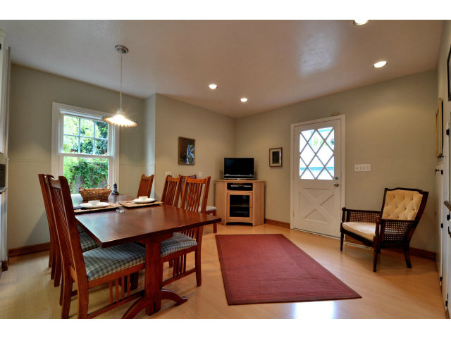 320 Edgewood Road Redwood City, CA 94062 - Photo 6 of 20 Gallery Image 6