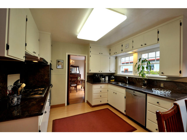 320 Edgewood Road Redwood City, CA 94062 - Photo 8 of 20 Gallery Image 8