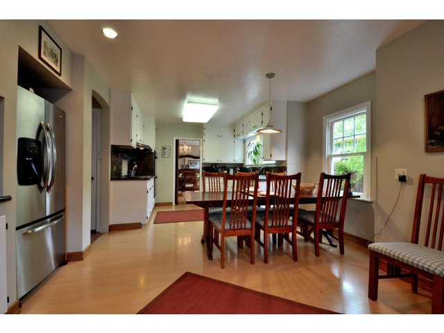 320 Edgewood Road Redwood City, CA 94062 - Photo 10 of 20 Gallery Image 10
