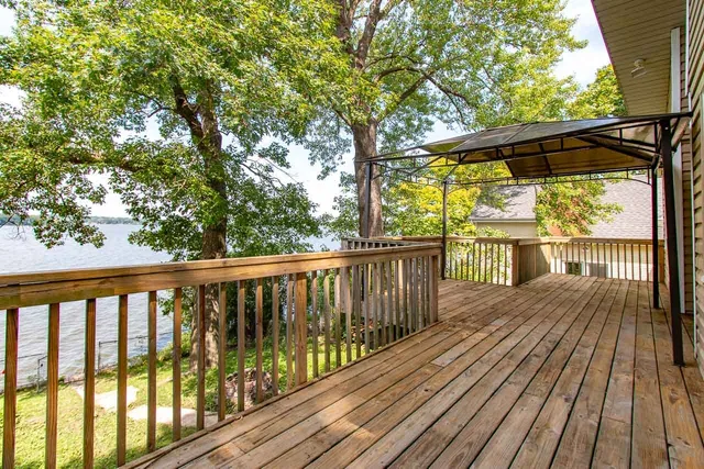 $449,000 | N4973 Lake Drive, Hubbard, WI 53035