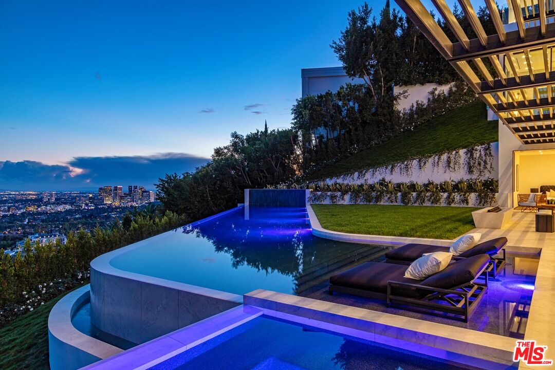 a view of a yard with furniture