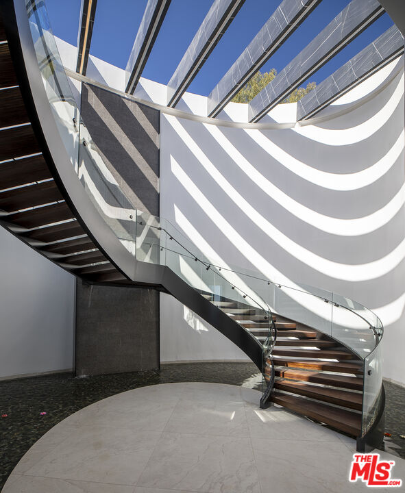 9364 Beverlycrest Drive Beverly Hills, CA 90210 - Photo 7 of 18 a view of entryway