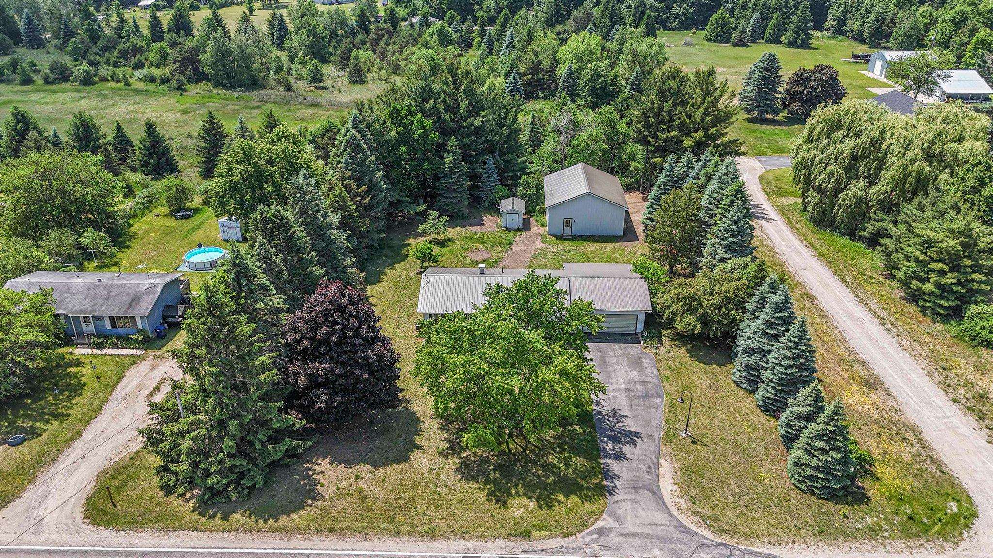 1806 Sawyer Road Traverse City, MI 49685 - Photo 46 of 49 1935356-3978ac1e-26a7-4d45-a8f1-4c6666c51015.JPG
