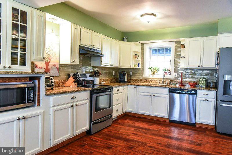 21910 Point Lookout Road Leonardtown, MD 20650 - Photo 7 of 29 Kitchen