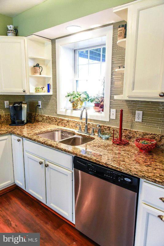 21910 Point Lookout Road Leonardtown, MD 20650 - Photo 9 of 29 Kitchen