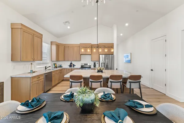 $899,000 | 2009 East Don Carlos, Tempe, AZ 85281