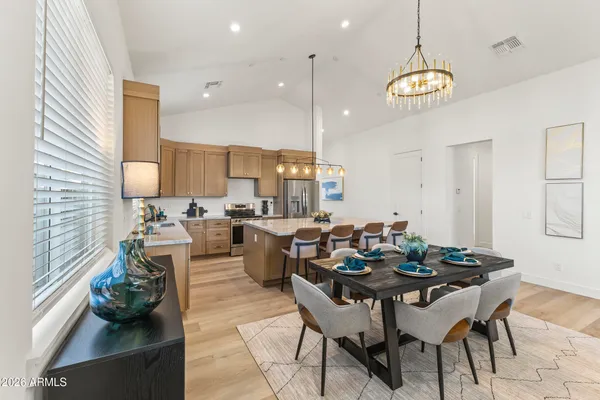 $899,000 | 2009 East Don Carlos, Tempe, AZ 85281